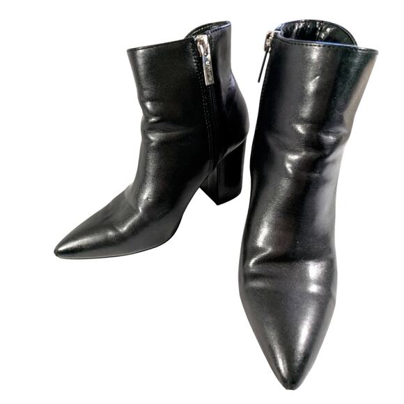 UNISA! MILANI BLACK VEGAN LEATHER CHUNKY HEEL, POINTY TOE ANKLE BOOTS! SZ 5.5M - Picture 7 of 12